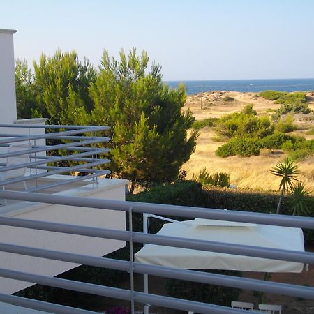 B&B Villa Cinzia Торре-Санта-Сабіна Екстер'єр фото